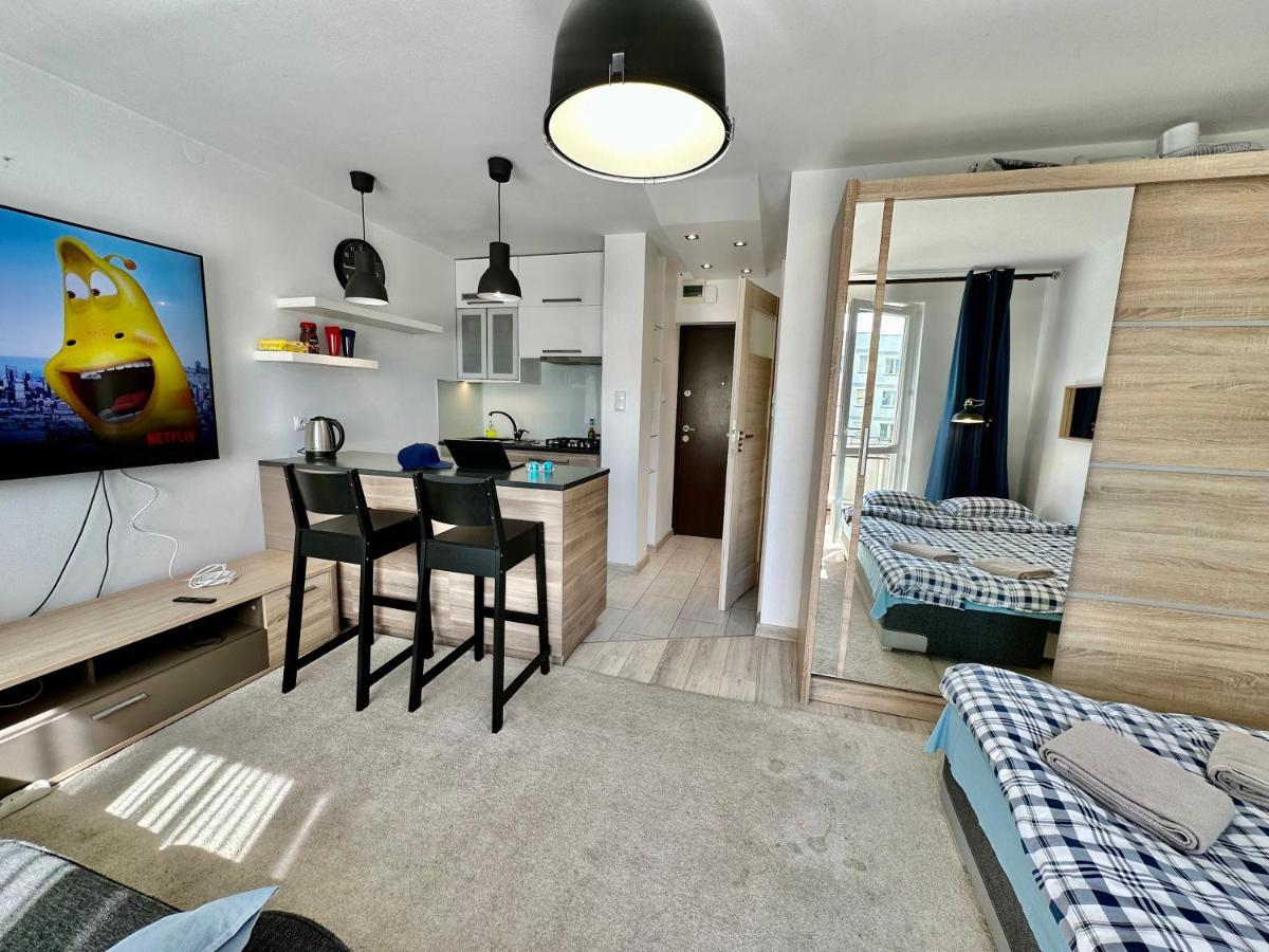 Neon 2 - Fast Wifi 70'Tv Netflix Hbo Max Appletv+ Apartment Warsaw Luaran gambar